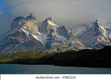 Cordillera Torres del Paine, Patagonia, Chile