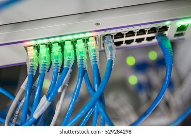 Core switch technology in network room place .