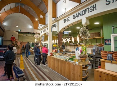 CORK, IRELAND. APRIL 19, 2022. English Market. Shops And People Buying Some Food.