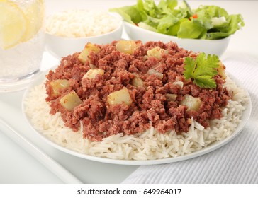 CORNED BEEF HASH WITH RICE AND SALAD