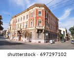 Corner building