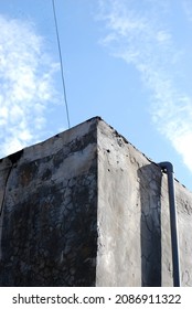 corner of the wall in the building