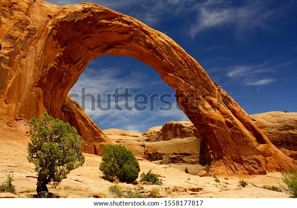 Corona Arch near Moab.  This Arch is not one\
of the popular one but one to see.  We met 6 persons in the 3 hours\
spend a that place.  Peaceful place to\
be.