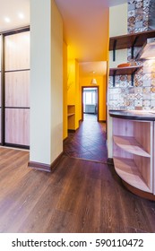 The corridor to the kitchen and dining room