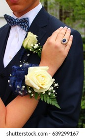 corsage boutonniere prom