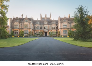 Corsahm, UK - June 12 2021: Country Stately Home And Royal Manor House Corsham Court During Golden Hour On A Summer Evening In The Cotswolds, Wiltshire, England.