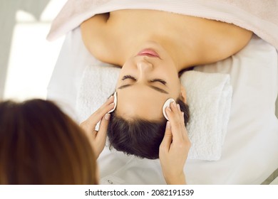 Cosmetologist Do Facial Beauty Procedures For Female Client In Spa Or Saloon. Beautician Or Dermatologist Make Face Rejuvenation Treatment For Woman In Aesthetic Medicine Clinic. Cosmetology.