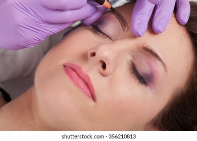 Cosmetologists' preparations for permanent eyebrow make up