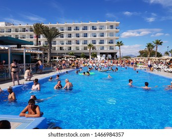 Costa Del  Sol 
Torremolinos
Spain 
27/07/2019
Hotel And Pool People Having Fun