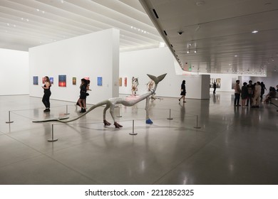 COSTA MESA, CALIFORNIA - 08 OCT 2022: Grand Opening Of  Orange County Museum Of Art 