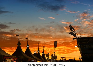 COSTA MESA, CALIFORNIA - 20 JUL 2022: Beautiful Sunset Over The Midway At The Orange County Fair.