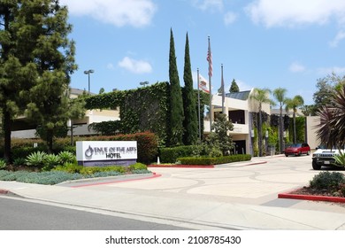 COSTA MESA, CALIFORNIA - 8 MAY 2021: Avenue Of The Arts Hotel, A Luxury Hotel Near The Segerstrom Center For The Arts.