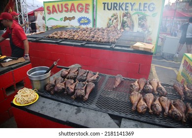 Costa Mesa, California, USA - July 20, 2022: Orange County Fair In Costa Mesa, California. Fair Foods At The OC Fair. Various Types Of Exotic Foods For People To Enjoy While At The County Fair. 