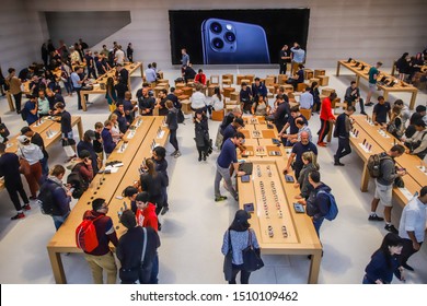 Costumers visit the newly renovated Apple Store at Fifth Avenue on September 20, 2019 in New York City.