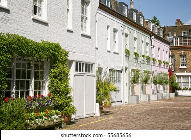 Cosy Mews Houses At Notting Hill