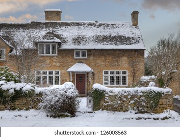 Cottage Snow Images Stock Photos Vectors Shutterstock