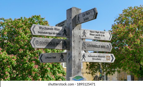 Cotswolds Way Signpost, Broadway, Cotswolds August 2020