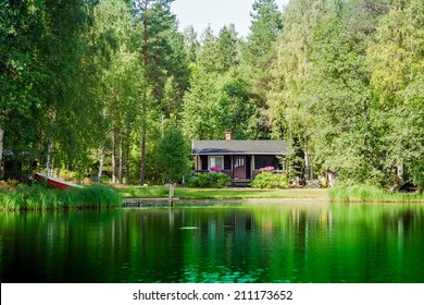 Cottage By The Lake In Rural Finland