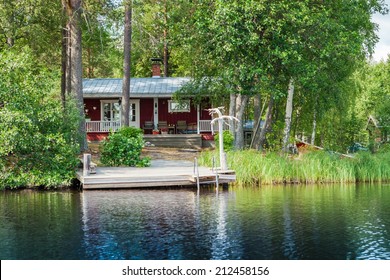 Cottage By The Lake In Rural Finland