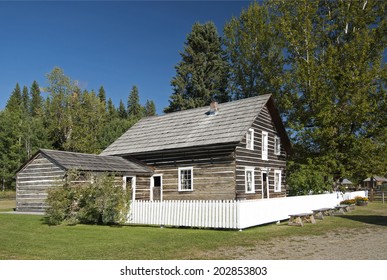 Cottage In The Cariboo Country