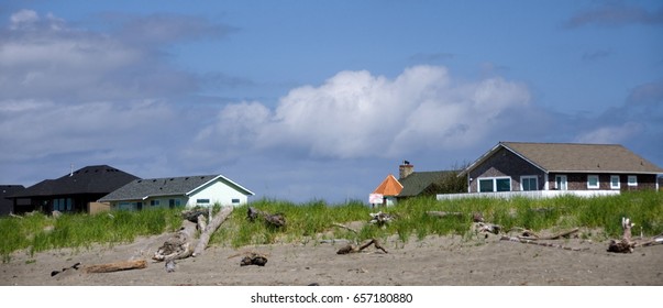 Cottages Near Damon Point Beach In Ocean Shores, Washington