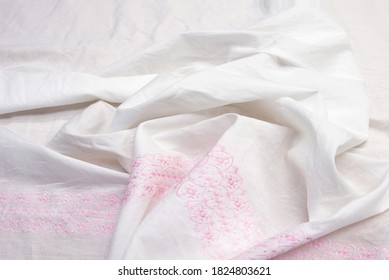 COTTON BATIST FABRIC WITH PINK EMBROIDERY ON WHITE
