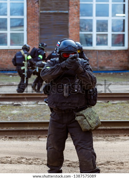 The\
counterterrorism unit is storming the\
train