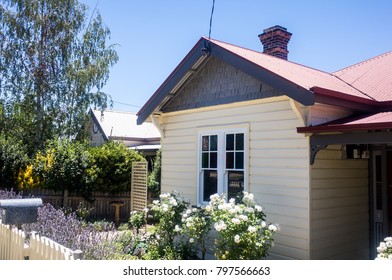 Countryside Rural House And Garden In Australia