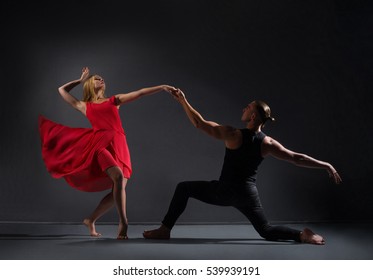 couple dancing in the dark
