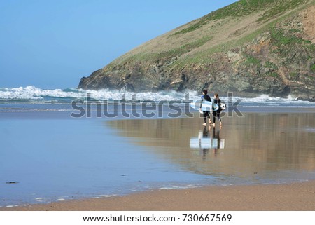 Couple is going to surf 