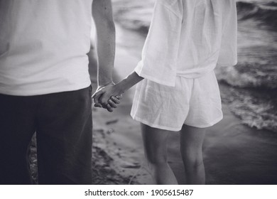 Black Couple Holding Hands Images Stock Photos Vectors Shutterstock