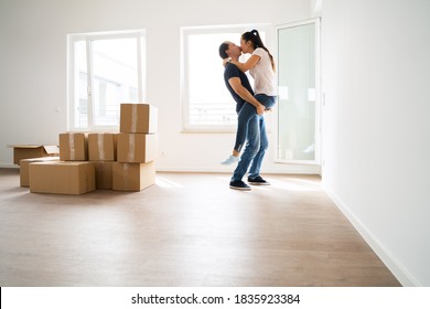 Happy Couple Cardboard Boxes New House Stock Photo (Edit Now) 669633373