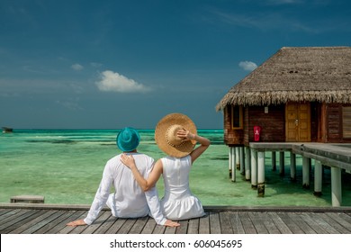 Couple Assis Vacances Stock Photos Images Photography Shutterstock