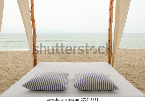 beach bed pillows