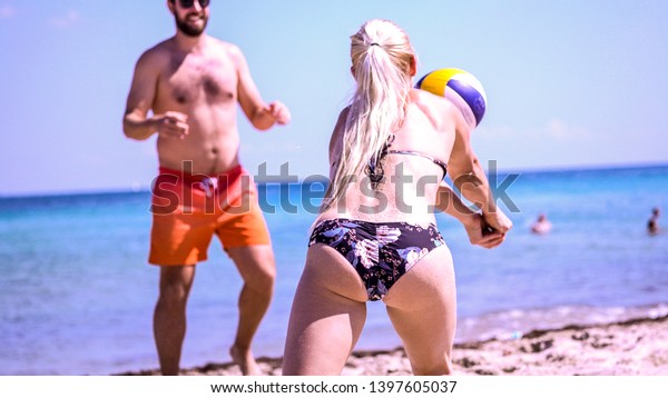 Girls Peeing In Beach Toilet