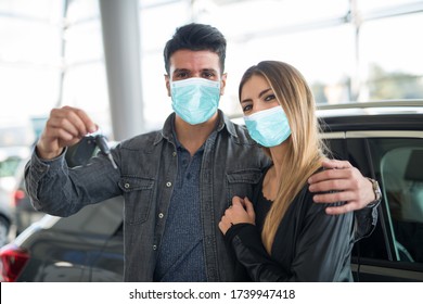 Couple searching for a new car during coronavirus pandemic - Powered by Shutterstock