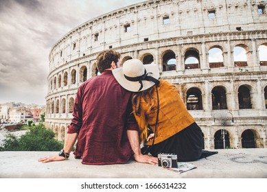 Couple of tourist on vacation in Rome - Powered by Shutterstock