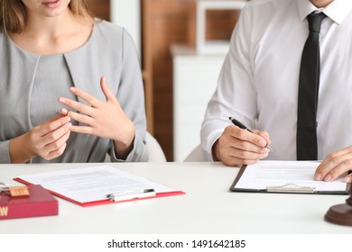 Couple Visiting Divorce Lawyer In Office