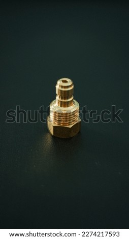 a coupler adapter made of brass is used to connect the pump with the air tube