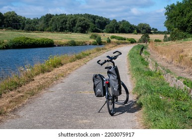 Courcelles, Wallon Region, Belgium, 08 01 2022 - Trekking Bike At A Cycling Path 