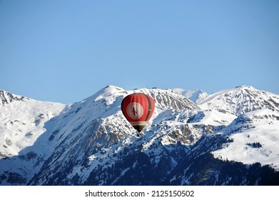 Courchevel, Rhône Alps, France. February 13th 2022. The Hot Air Balloon Of K2 Hotel Collections That Flies From Courchevel Ski Resort Over Mont Blanc. 