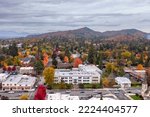 Court house and city hall in Grants Pass Oregon on an autumn day.