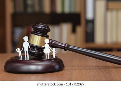 Court And The Rights Of The Family And Children. Legal Area Children. Section Of Children During A Divorce. Children's Legal Zone. Family Law, The Concept Of Family Law In Court. 