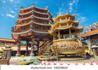 58 Nezha statue Images, Stock Photos & Vectors | Shutterstock