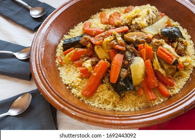 الطبخ المغربي الطحين المغربي Couscous-delicious-maghrebi-dish-small-260nw-1692443092