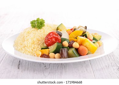 الطبخ المغربي الطحين المغربي Couscous-vegetables-260nw-171984668
