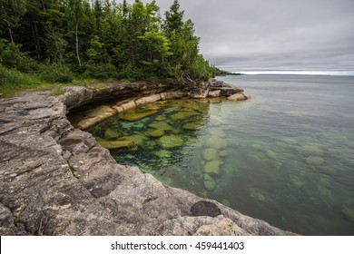 Cove On The Coast Of Lake Superior  In Michigan. Cliff on the shores of Lake Superior in Michigan's Upper Peninsula. - Shutterstock ID 459441403