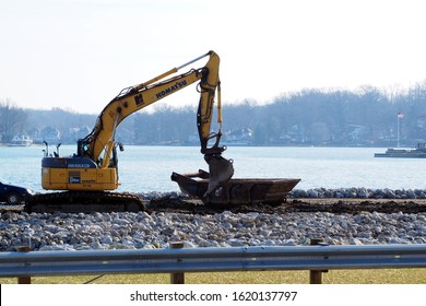 Coventry Township, Ohio / USA = 1/15/2020: Working On Damn Reconstruction On East Reservoir In The Portage Lakes On Near North Turkeyfoot Road And Portage Lakes Dr.