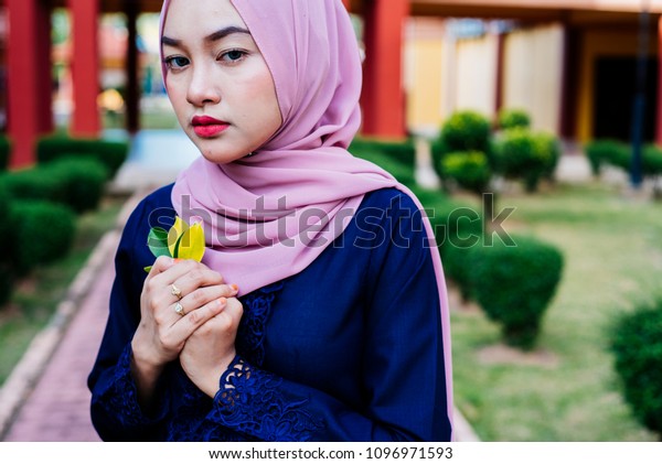 Covered Muslim Caucasian Girl Pink Hijab Stock Photo 1096971593 ...