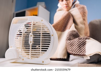 3,034 Woman Freezing Problem Images, Stock Photos & Vectors | Shutterstock